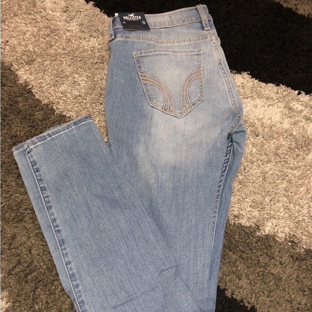 Hollister Women's Light Blue Straight Leg Jeans